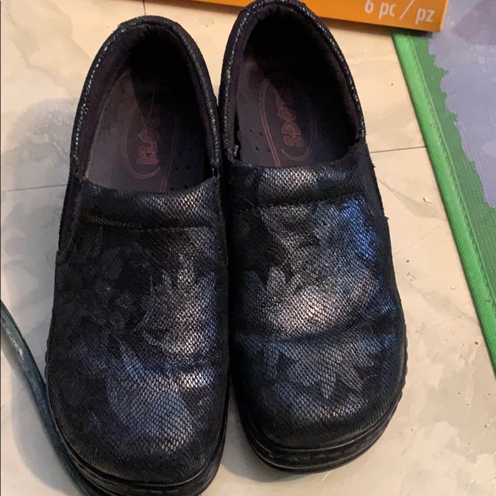 Black nursing shoes